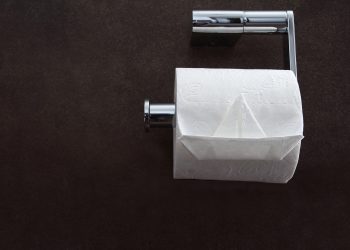 Δεν άφησαν πελάτισσα καφετέριας να πάει στην τουαλέτα επειδή πήρε μόνο ένα νερό – Σάλος στα social media (ΒΙΝΤΕΟ)