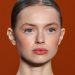 Ούτε mascara, ούτε eyeliner: Ένα λευκό μολύβι είναι αρκετό για βλέμμα ανοιχτό και φωτεινό