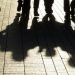 Ομάδα νεαρών κάνει τη ζωή …κόλαση κάθε βράδυ σε ένοικους πολυκατοικίας – Οι ύβρεις, οι φωνασκίες και η γιαγιά…