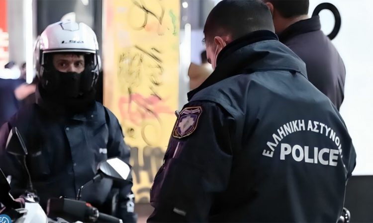 Έκρυβε χασισόδεντρα δυο μέτρων σε ειδικό χώρο στην αυλή του σπιτιού του σ’ αυτό το χωριό (ΕΙΚΟΝΕΣ)