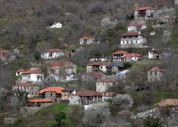 Αυτό είναι το «στοιχειωμένο» χωριό στους πρόποδες του Ολύμπου που τρομάζει τους επισκέπτες – Απόκοσμες φωνές, ψίθυροι και οπτασίες (ΕΙΚΟΝΕΣ)