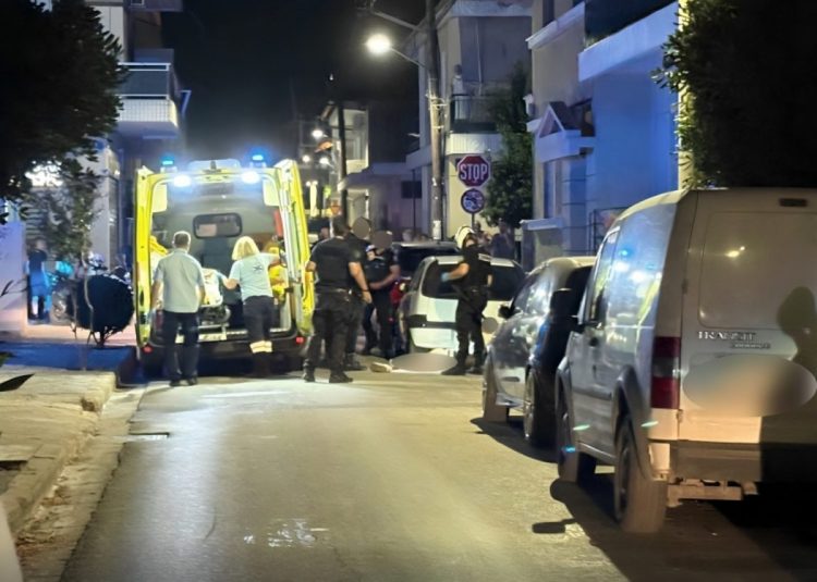 Σοκάρει άγρια συμπλοκή μεταξύ νεαρών – Ένας τραυματίας, τον μαχαίρωσαν στο πόδι (ΕΙΚΟΝΕΣ)