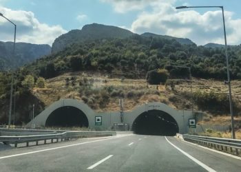 Το μοναδικό τούνελ στην Ελλάδα όπου παρακολουθείται διαρκώς η ταχύτητα των οδηγών βρίσκεται στη Θεσσαλία – 7 στους 10 παρανομούν!
