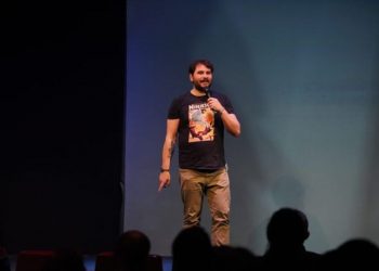 Χαμός με τον Θεσσαλό Πάρι Ρούπο και την απόλυσή του από την Pizza Fan: Οι πρώτες δηλώσεις του μετά το σούσουρο: «Μου δημιουργεί οργή κι εκνευρισμό»