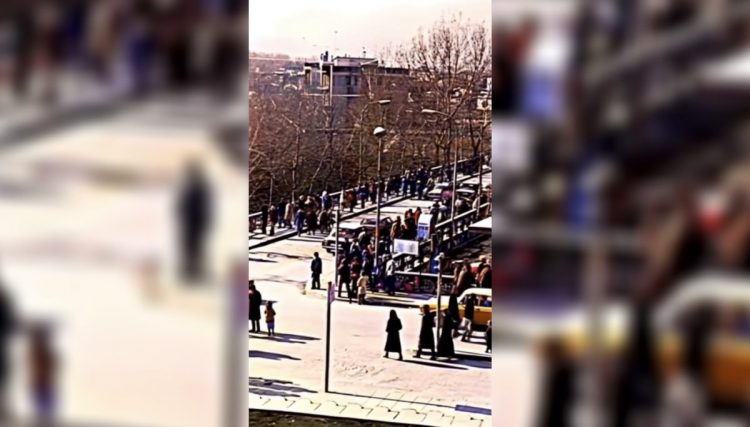 Δείτε βίντεο: Μια αυθεντική βόλτα στη Λάρισα του 1975 – Νοσταλγικές εικόνες με τη βοήθεια της τεχνητής νοημοσύνης