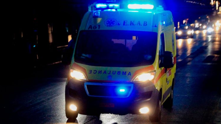 Νεκρός 50χρονος άνδρας ύστερα από σφοδρή σύγκρουση φορτηγού με ΙΧ αυτοκίνητο (ΕΙΚΟΝΕΣ)