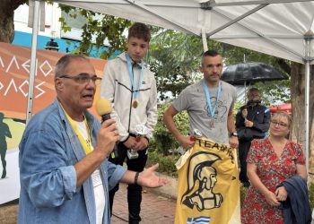 Ο 15χρονος Δημήτρης επέστρεψε «νικητής» στη μάχη για τη ζωή του από το Τορίνο – Του αφιέρωσαν τον 11ο Αχίλλειο Άθλο (ΒΙΝΤΕΟ)