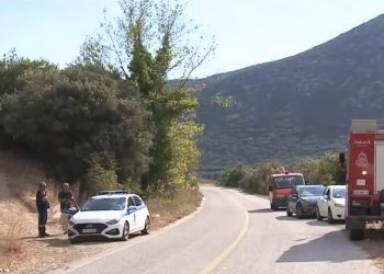 Συνεχίζεται η προσπάθεια των Πυροσβεστών να φθάσουν στον εγκλωβισμένο 53χρονο στη σπηλιά – Δεν έχουν σημάδια ζωής (ΕΙΚΟΝΕΣ)