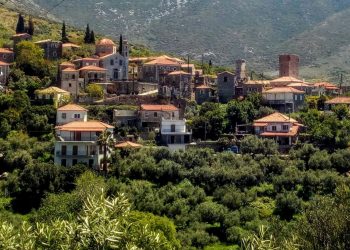Άγιος Λαυρέντιος: Το μεσαιωνικό χωριό του Πηλίου που σε ταξιδεύει πίσω στον χρόνο