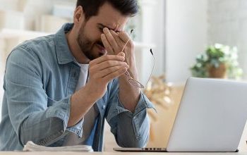 “Ένιωθα συνεχώς κουρασμένος…” – Τα 11 σημάδια που με προειδοποίησαν ότι μου έλειπαν βιταμίνες και τι έκανα