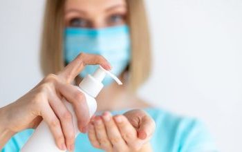 Τι πρέπει να ξέρετε για τον μύκητα Candidozyma auris που «χτυπά» τα νοσοκομεία στην Ελλάδα