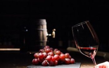 Τι παθαίνει η καρδιά σου αν πίνεις ένα ποτήρι κόκκινο κρασί κάθε μέρα
