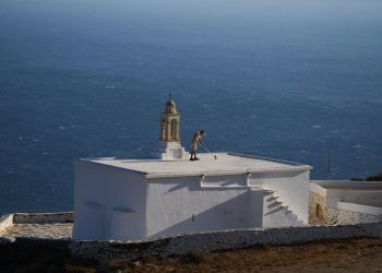 Το νησί με τα 1.000 ξωκλήσια που μάγεψε το Associated Press