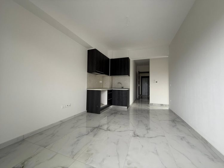 ΕΝΟΙΚΙΑΖΕΤΑΙ νεόδμητο Διαμέρισμα 45 τ.μ. στον 3ο όροφο κοντά στην Αστυνομία