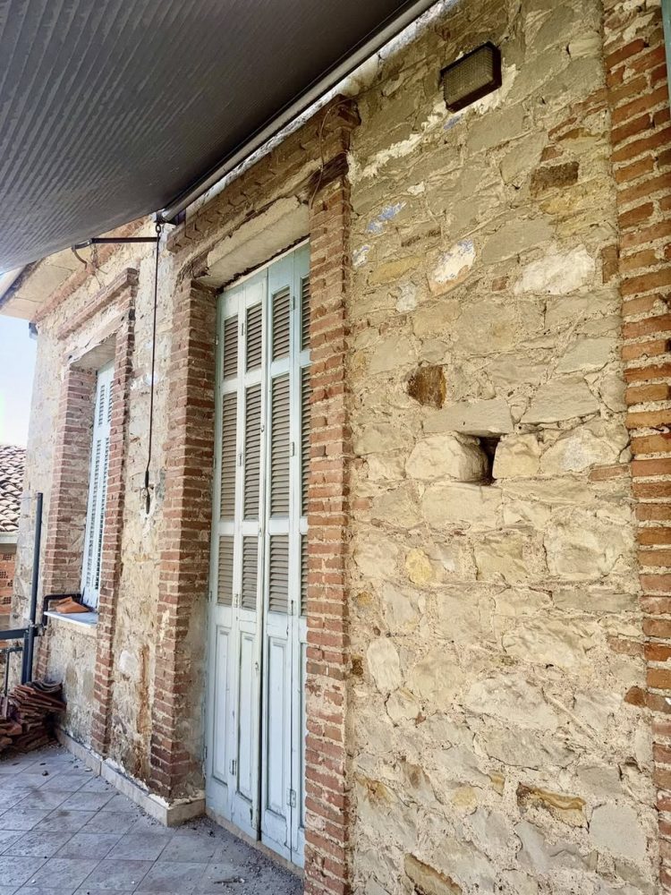 ΠΩΛΕΙΤΑΙ αρχοντικό στο Βαρούσι