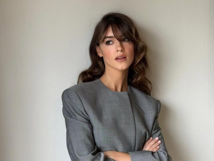 Bambi Brunette: Η πιο γλυκιά αναβάθμιση για τις καστανές που θέλουν λάμψη & Hailey Bieber approved
