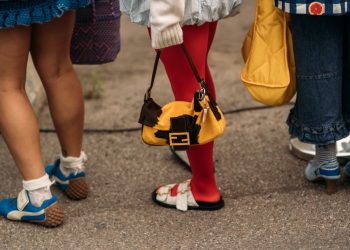 Τα fashion items που πρέπει να έχεις τη μεταβατική περίοδο από καλοκαίρι σε φθινόπωρο