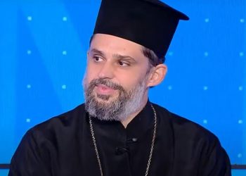 «Γολγοθάς» για ιερέα-αστυνομικό: Περιμένει δέκα μήνες την απόσπαση για να δει τα ανήλικα παιδιά του στο Λιόπρασο Τρικάλων (ΒΙΝΤΕΟ)