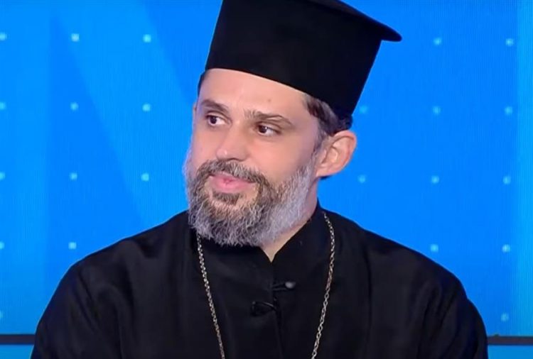 «Γολγοθάς» για ιερέα-αστυνομικό: Περιμένει δέκα μήνες την απόσπαση για να δει τα ανήλικα παιδιά του στο Λιόπρασο Τρικάλων (ΒΙΝΤΕΟ)