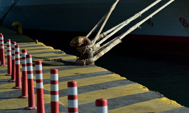 Δεμένα τα πλοία στα λιμάνια την Τετάρτη 1η Οκτωβρίου λόγω 24ωρης απεργίας της ΠΝΟ