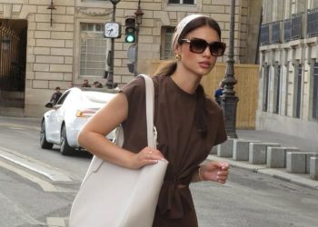Και textured buns και wet ponytails: 6 χτενίσματα που επιλέγουν τώρα τα it girls