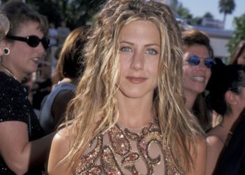 Από την Jennifer Aniston στη Blake Lively: Τα πιο αξέχαστα χτενίσματα & μακιγιάζ των Emmys