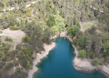 Λίμνη Τσιβλού: Το παραμυθένιο τοπίο του Χελμού
