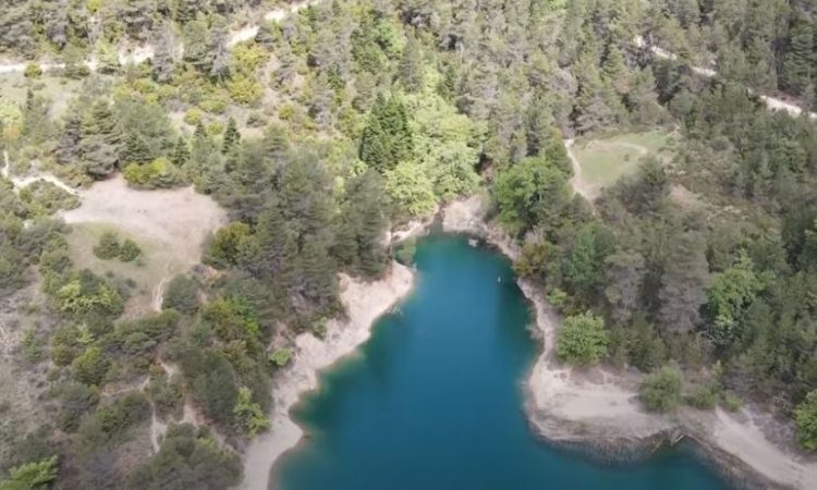Λίμνη Τσιβλού: Το παραμυθένιο τοπίο του Χελμού