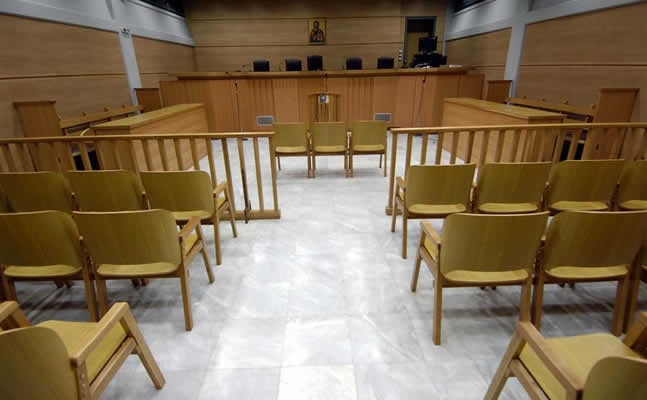 «Όταν επιστρέψω να έχεις ανοίξει το λάκκο σου» – 52χρονος κλώτσησε και απείλησε τη σύζυγό του