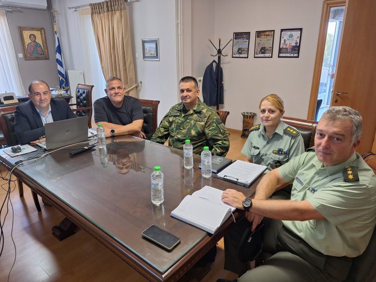 Επίσκεψη του Ταξιάρχου της ΣΜΥ Τρικάλων στη Διεύθυνση Δευτεροβάθμιας Εκπαίδευσης Τρικάλων