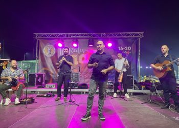 Ξεφάντωμα με παραδοσιακούς χορούς στο Τρικαλινό Παζάρι