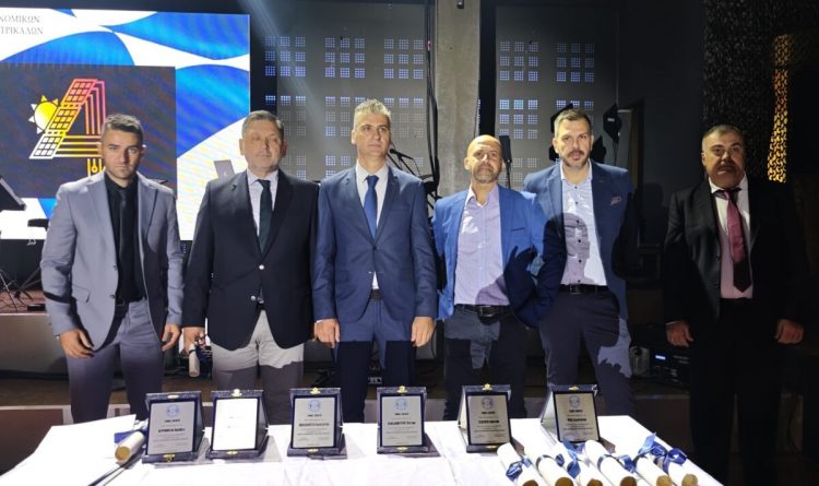 Πλούσια μουσική διασκέδαση και βραβεύσεις στο χορό των Τρικαλινών αστυνομικών