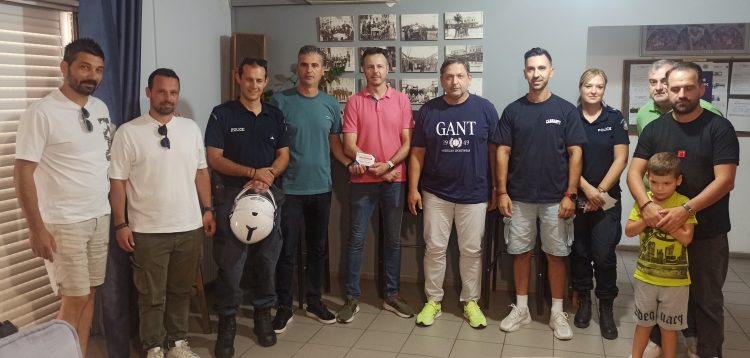 Δωροεπιταγές σε «πρωτάκια» παιδιά συναδέλφων της μοίρασε η Ένωση Αστυνομικών Τρικάλων