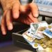 Βίντεο: Θρασύς κλέφτης βάζει βενζίνη και φεύγει με το… ταμείο