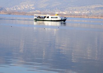 Βόλτα με καραβάκι στη Λίμνη Ιωαννίνων: Μία μοναδική εμπειρία για μικρούς και μεγάλους