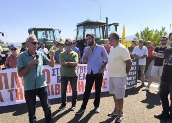 Ε65: Όλο το βράδυ θα παραμείνουν τα τρακτέρ των Θεσσαλών αγροτοκτηνοτρόφων στον ανισόπεδο κόμβο – Νέα συνέλευση απόψε (ΕΙΚΟΝΕΣ – ΒΙΝΤΕΟ)