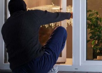 “Αμετανόητος” κλέφτης: Από τις διακεκριμένες κλοπές, ξανά στο εδώλιο – Κοιμήθηκε στο ακροατήριο