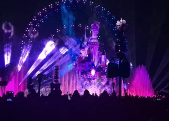 Ζήσαμε το μοναδικό βραδινό show της Disneyland Paris που κόβει την ανάσα (ΦΩΤΟ-ΒΙΝΤΕΟ)
