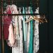 Wardrobe Detox: Η τέχνη του καθαρισμού ντουλάπας – ο φθινοπωρινός οδηγός ανανέωσης