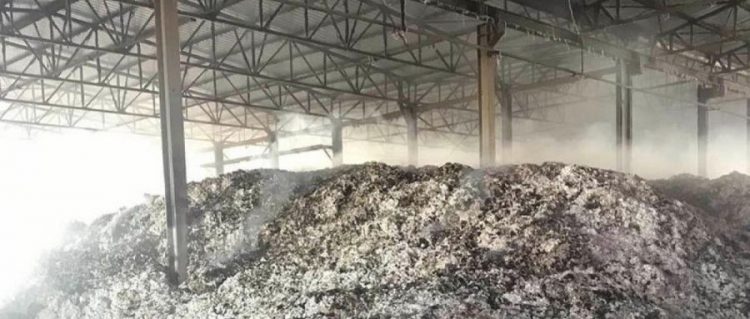 Πυρκαγιά έκαψε 70 τόνους σύσπορου βαμβακιού σε εκκοκκιστήριο