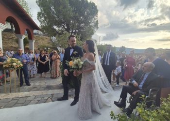 Ένας γάμος γεμάτος συγκίνηση κι αγάπη – Ο Δημήτρης και η Αγγελίνα ένωσαν τις ζωές τους