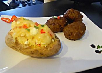 Κεφτεδάκια με γεμιστές πατάτες της Έφης