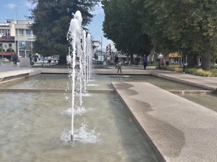 Η κεντρική πλατεία Τρικάλων μετά την ανάπλαση: σύγχρονη όψη ή χαμένη ταυτότητα; ΠΕΙΤΕ ΜΑΣ ΤΗ ΓΝΩΜΗ ΣΑΣ