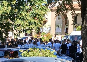 Αβάσταχτος ο πόνος στη κηδεία του 17χρονου Νίκου Παλάσκα – Σταμάτησε ο χρόνος για την οικογένεια και τους φίλους του (ΕΙΚΟΝΕΣ)