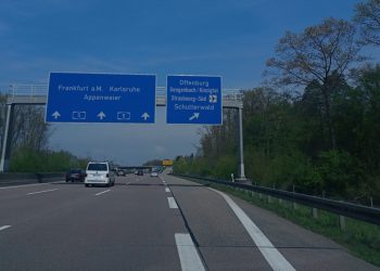 Με το ένα πόδι στη Γερμανία και το άλλο στη Γαλλία – Περπατώντας πάνω στη γέφυρα που σε κάνει ταξιδιώτη δύο χωρών ταυτόχρονα