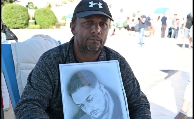 Η εισαγγελέας Πρωτοδικών Λάρισας έκανε δεκτό το αίτημα εκταφής του γιου του Πάνου Ρούτσι που σκοτώθηκε στα Τέμπη