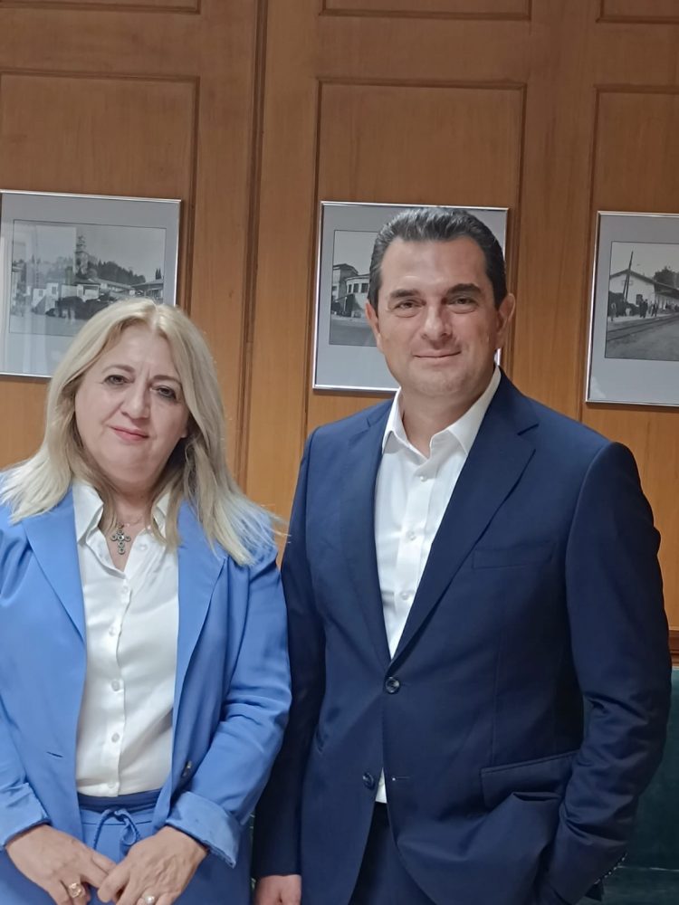 Συνάντηση εργασίας του Κώστα Σκρέκα με την Αντιπεριφερειάρχη Π.Ε. Τρικάλων Χρύσα Ντιντή