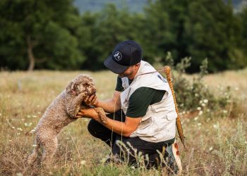 Κυνήγι τρούφας με άλογα στα Μετέωρα – Ζήστε τη φύση με όλες σας τις αισθήσεις