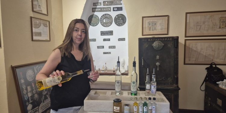 Όταν η Νάξος σε κερνάει Κίτρο, μνήμη και παράδοση…