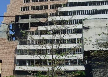 Βελιγράδι: Από τα καφέ του Δούναβη στα κτίρια-φαντάσματα του 1999